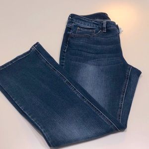 Woman nawy blue jeans